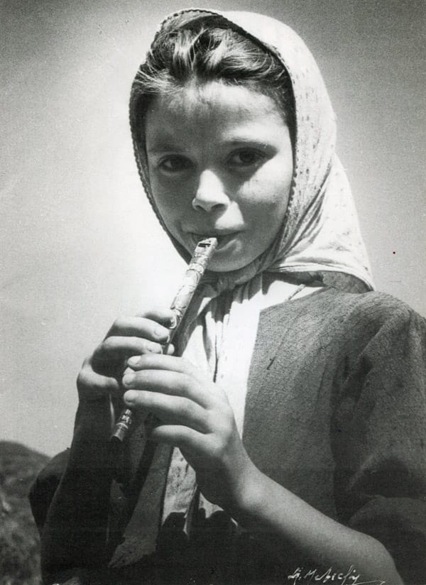 05 Βοσκοπούλα από τις Φιλιάτες 1948